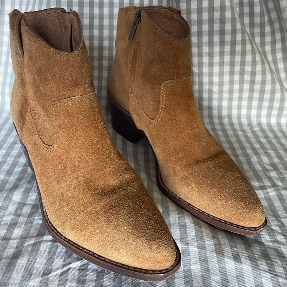 Madewell suede western cowboy inspired ankle Hailie boots in great condition. - Picture 15 of 16